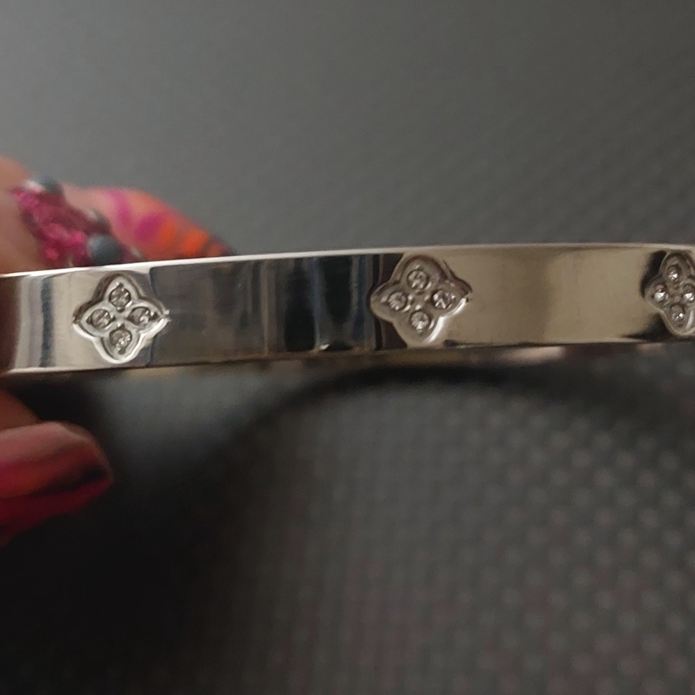 5 pointed stars Stainless Steele bangle - Picture 2 of 3